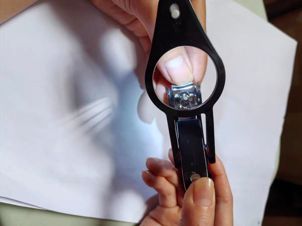Easy-View Finger and Toe Nail Clippers with Magnifying Glass Mirror Manicure Pedicure Trimmer Tools and Kits with LED | Seniors & Children